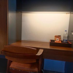 Budget King Room